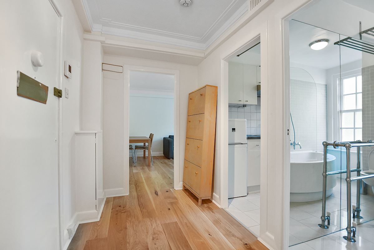 07d86af5-89c8-4bfe-8793-eb14b08d41e5RHNMEA - 88 Eton Rise, NW3 - hallway (1)-medium