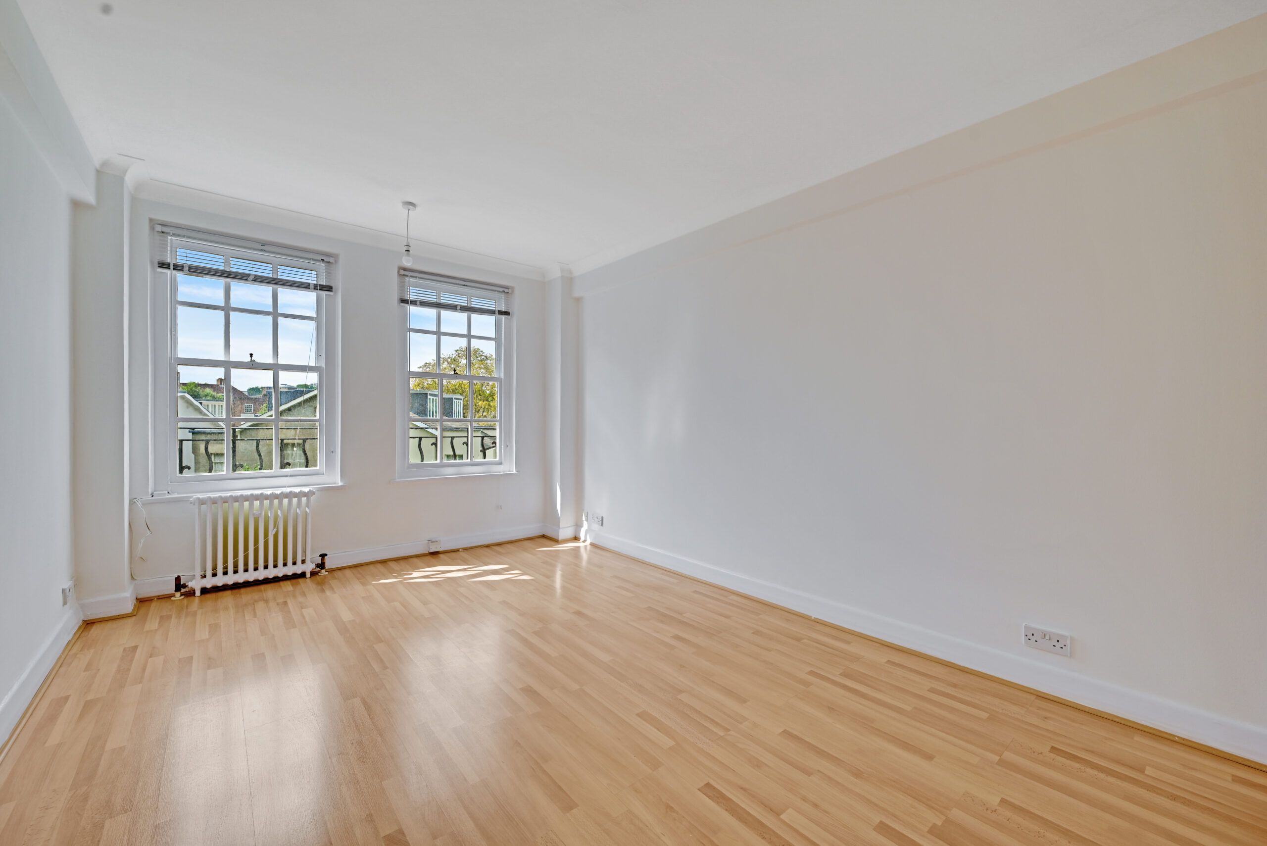 12-2c36GCNMEA - 38 Eton Rise - Bedroom -Original (1)