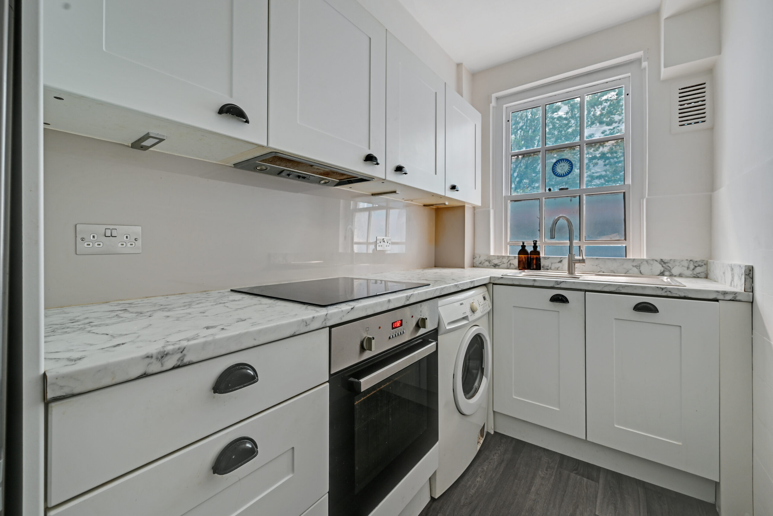 10-26ffGCNMEA - 26 Eton Place - Kitchen -Original (1)