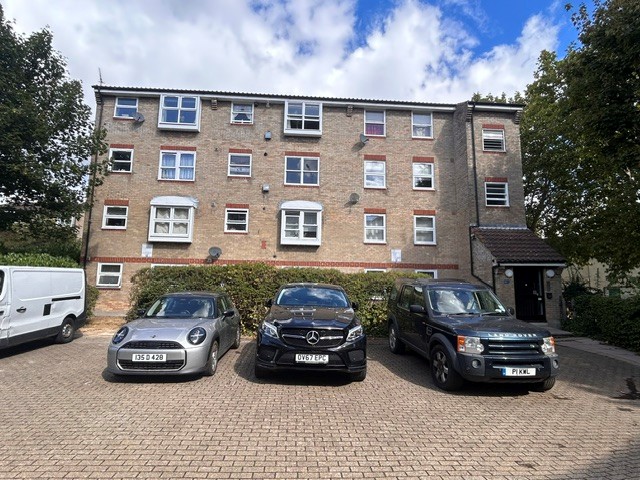 119 Weavers way exterior pic 2 2026