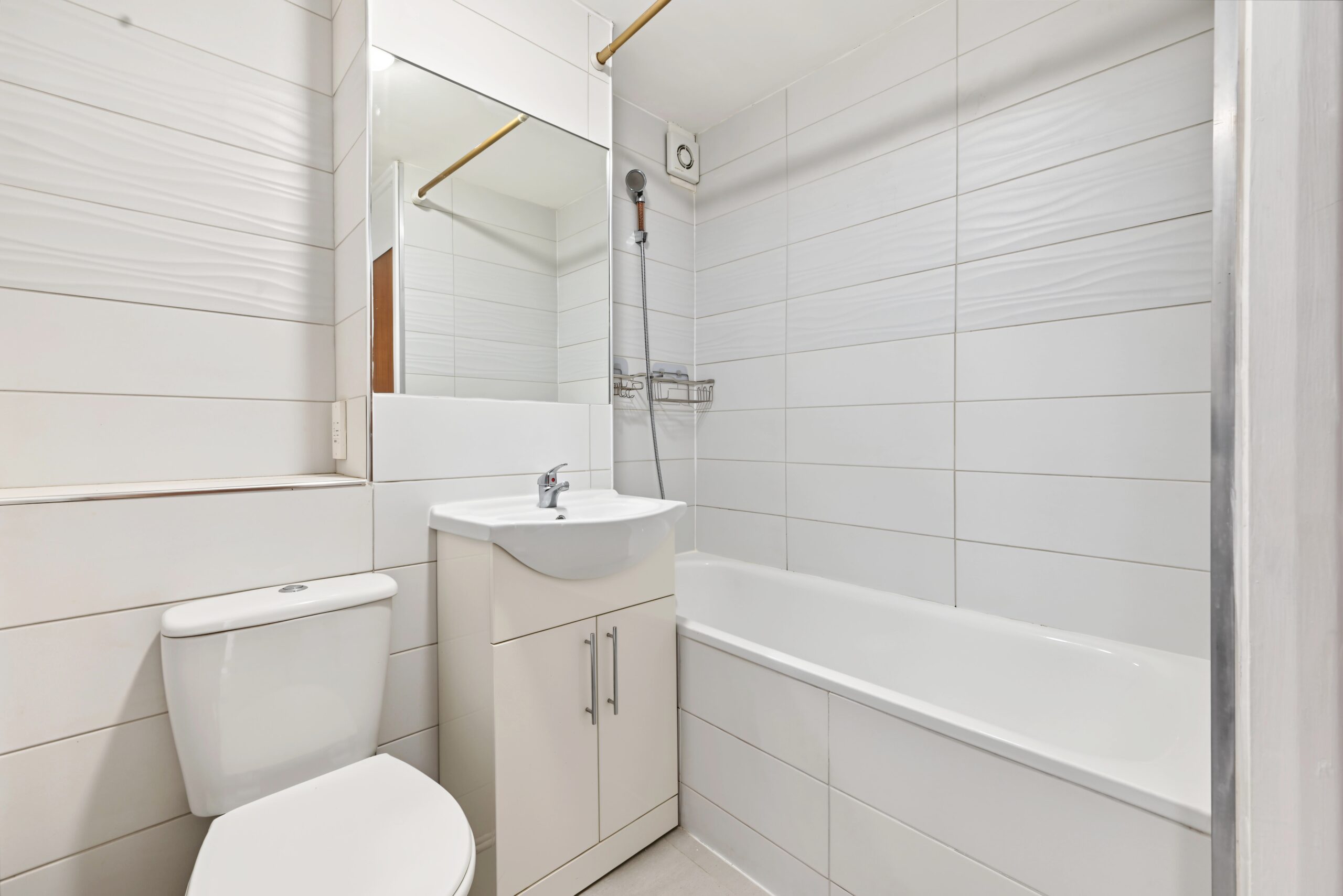 33 Weavers Way, London, NW1 0XF 09