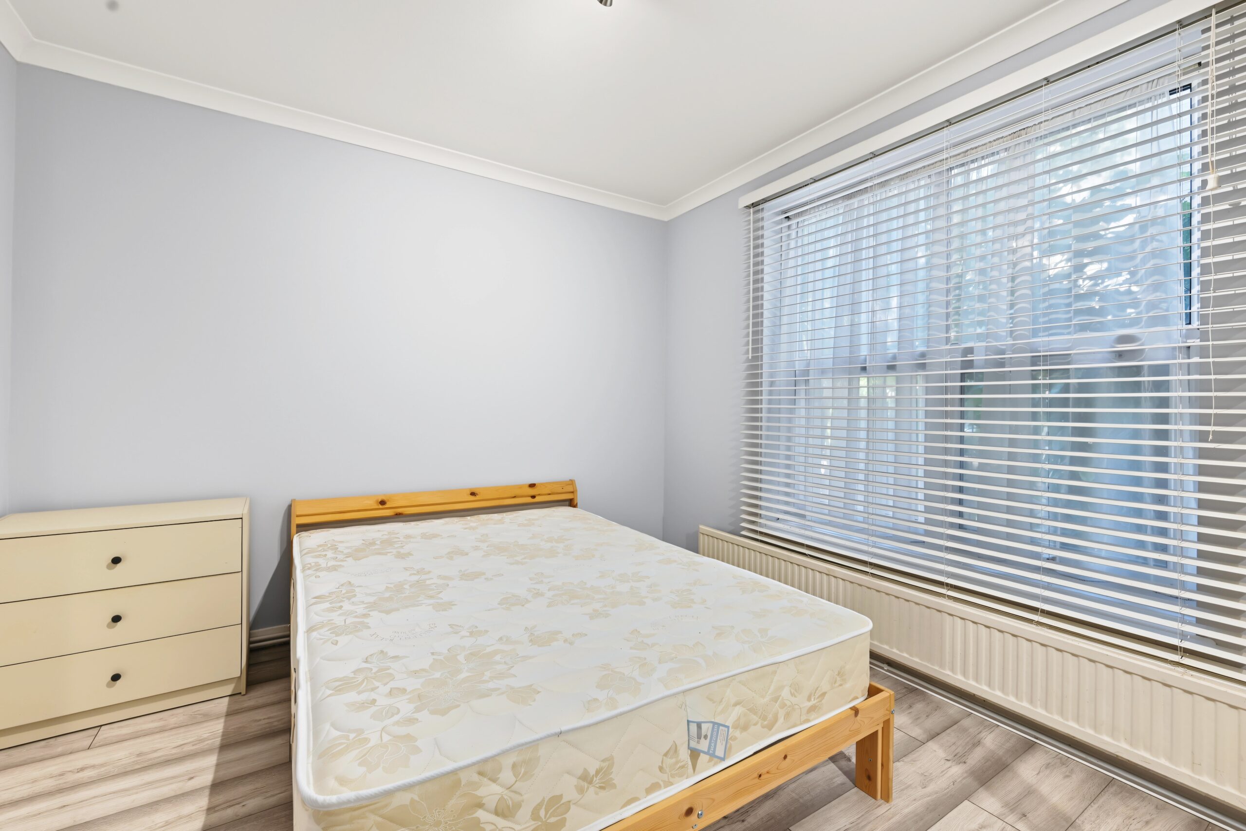 33 Weavers Way, London, NW1 0XF 10